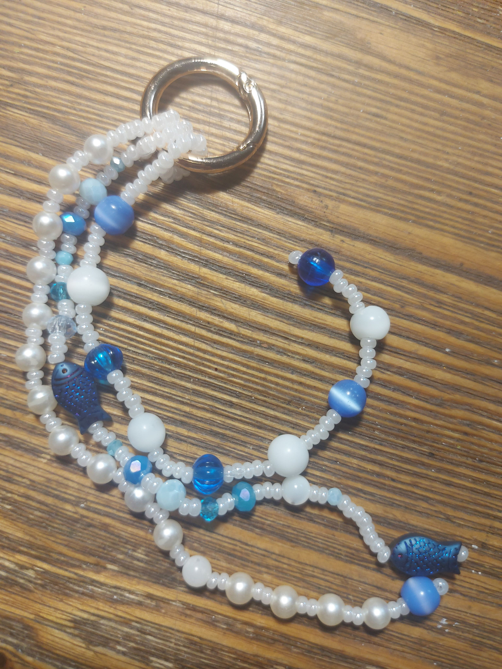 Обвес на сумку, брелок для ключей, подвеска авторская ручная работа с добавлением натуральных камней "Рыбки"