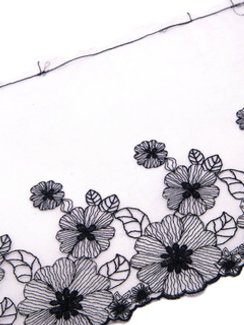 05-136 ОПТ Вышивка на неэл. сетке 21 см, кремовый/черный  (левая)