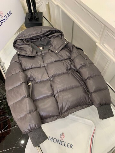 Пуховик Moncler