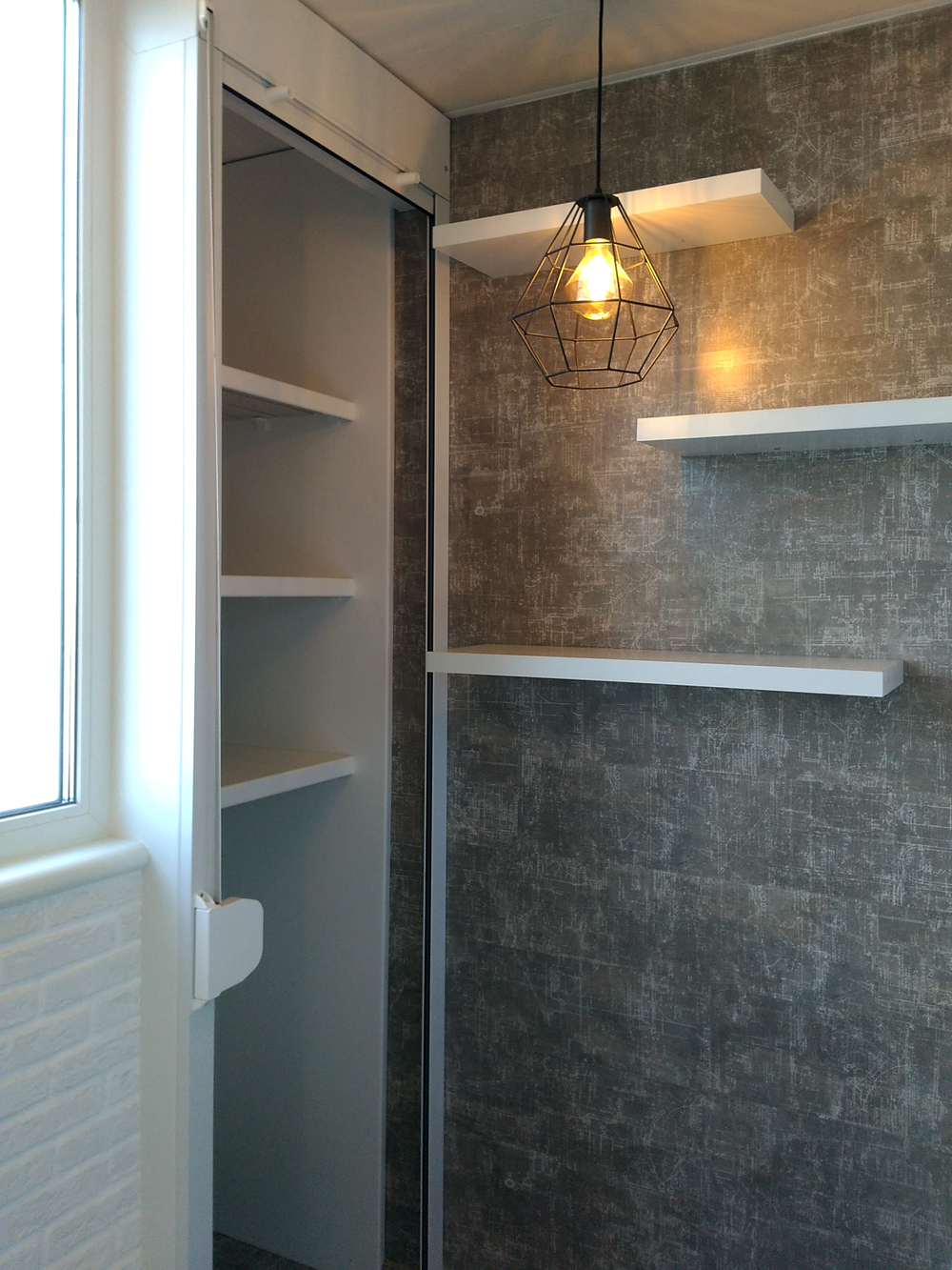 Шкаф на лоджию дома серии П44, П44Т "каблук", "сапожок"