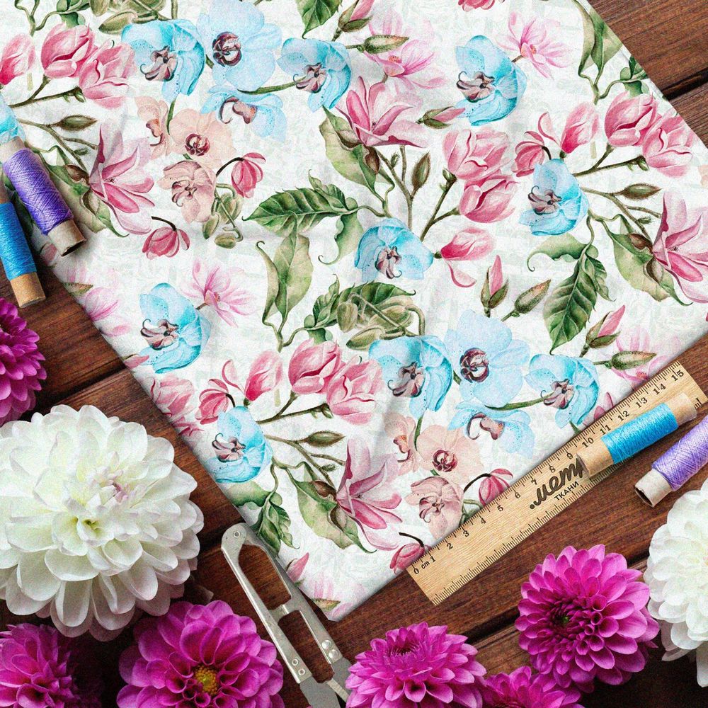 Ткань штапель насыщенные небольшие цветы на бежевом фоне