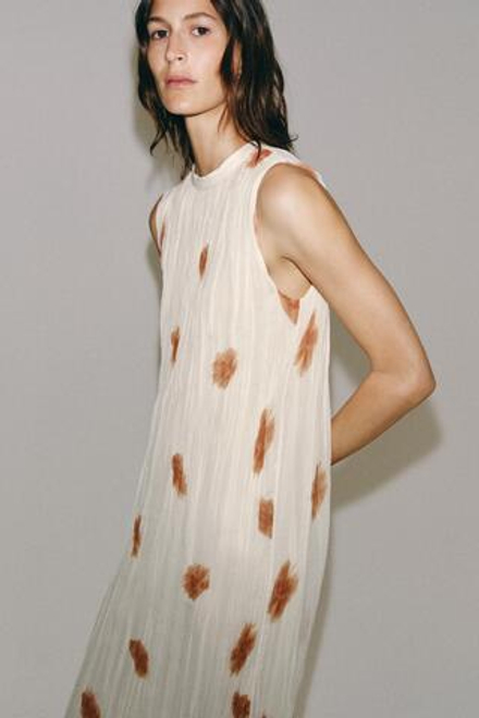 ZARA ПЛАТЬЕ ИЗ ТКАНИ С ПРИНТОМ — ZW COLLECTION, ЭКРЮ/КРАСНЫЙ