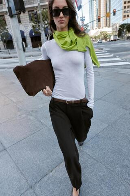 ZARA БРЮКИ С ЗАЩИПАМИ И РЕМНЕМ, ЧЕРНЫЙ