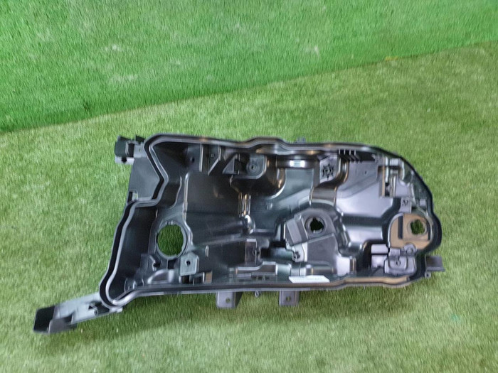 Корпус фары левый Toyota Land Cruiser 200 (2015-2021)