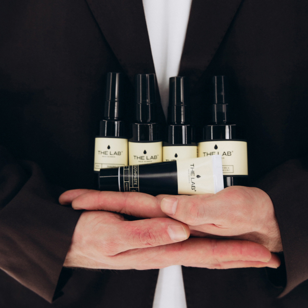 5 средств в тревел-наборе мужском в несессере