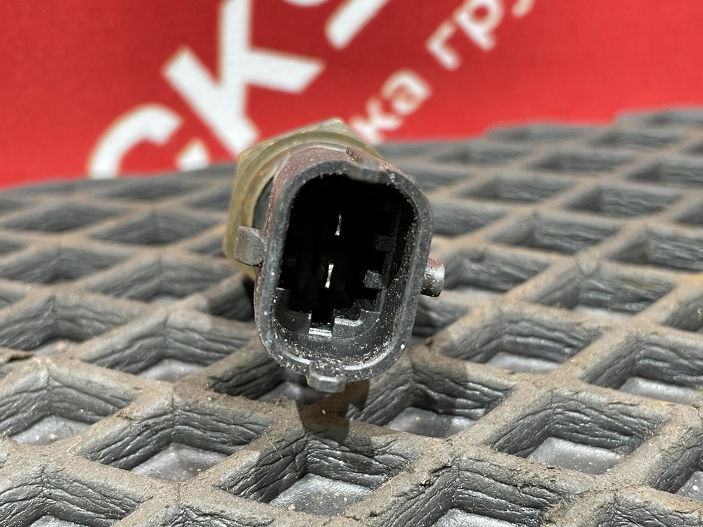 Датчик температуры охлаждающей жидкости