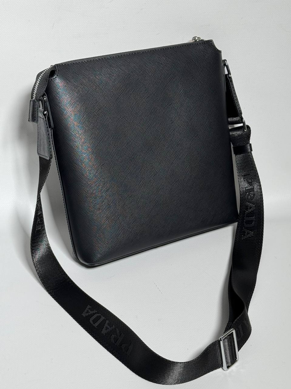 Сумка-мессенджер Prada