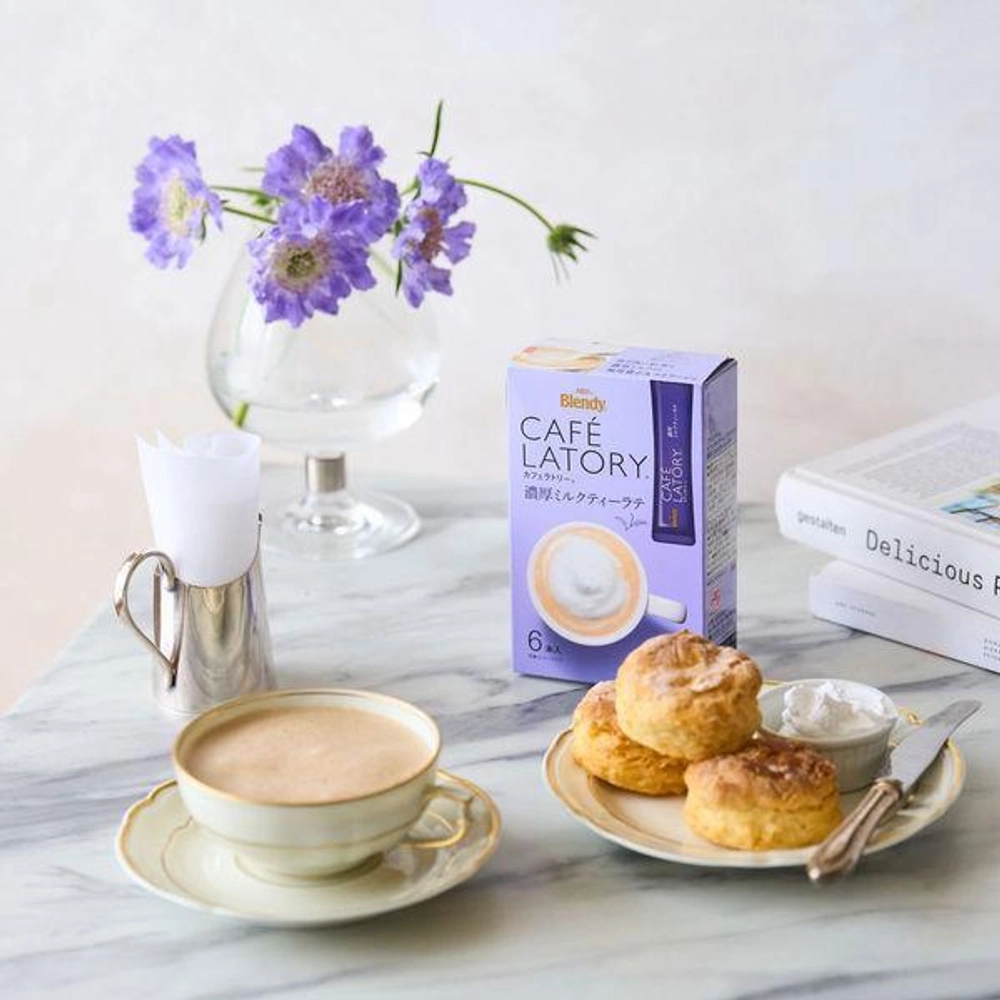 Чай черный растворимый 3 в 1 Blendy Stick Café Latory чайный Латте