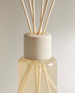 Zara Home Аромадиффузор Luminous Camellia 190 мл, тростниковые палочки микадо, аромат цветочный, Розовый