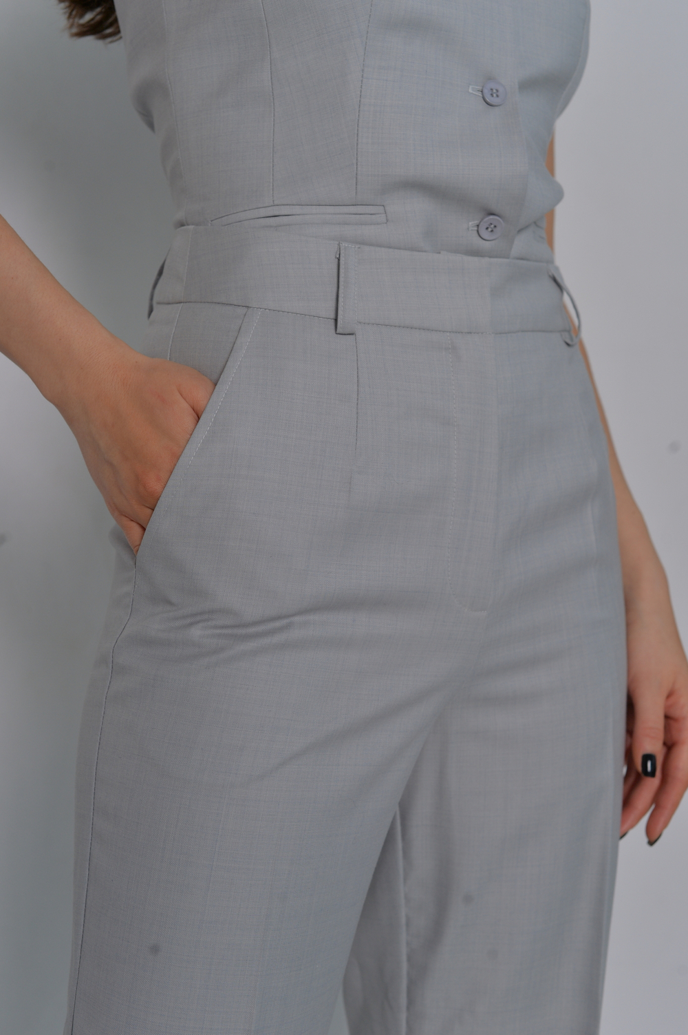 Женские брюки серые прямые из итальянской шерсти