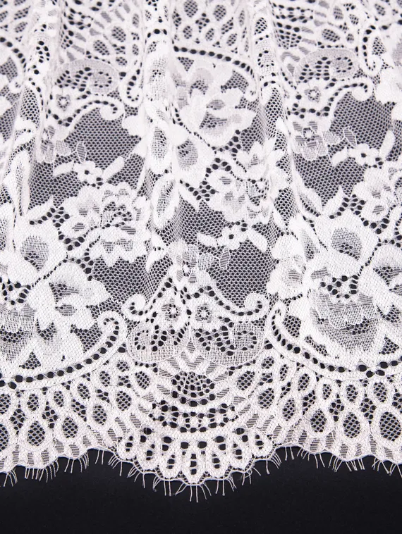 03-72 Кружево эластичные реснички 22 см, айвори 004