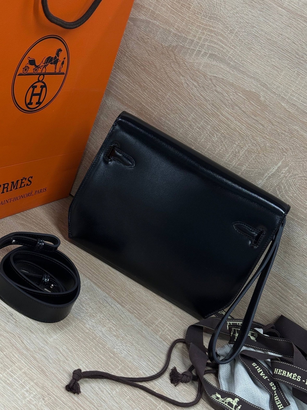 Сумка через плечо Hermes Kelly Depeches 25 Noir
