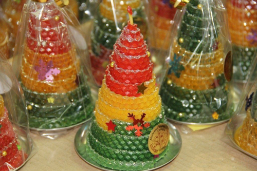 Свеча из вощины Елочка большая