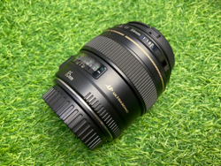 Canon EF 85mm 1.8 USM
