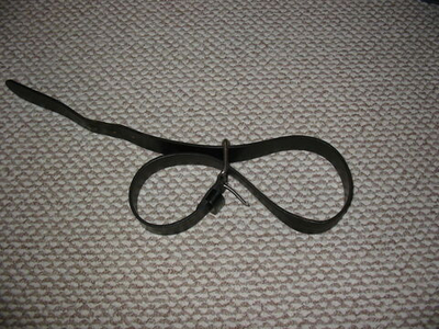 Ременные кожаные  наручники с полукольцом