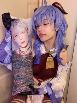 Мини дакимакура Чон Юнхо из Эйтиз арт. M1041, 60х20 см