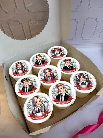 Шоколадное пирожное в бумажной стаканчике (выпускной)