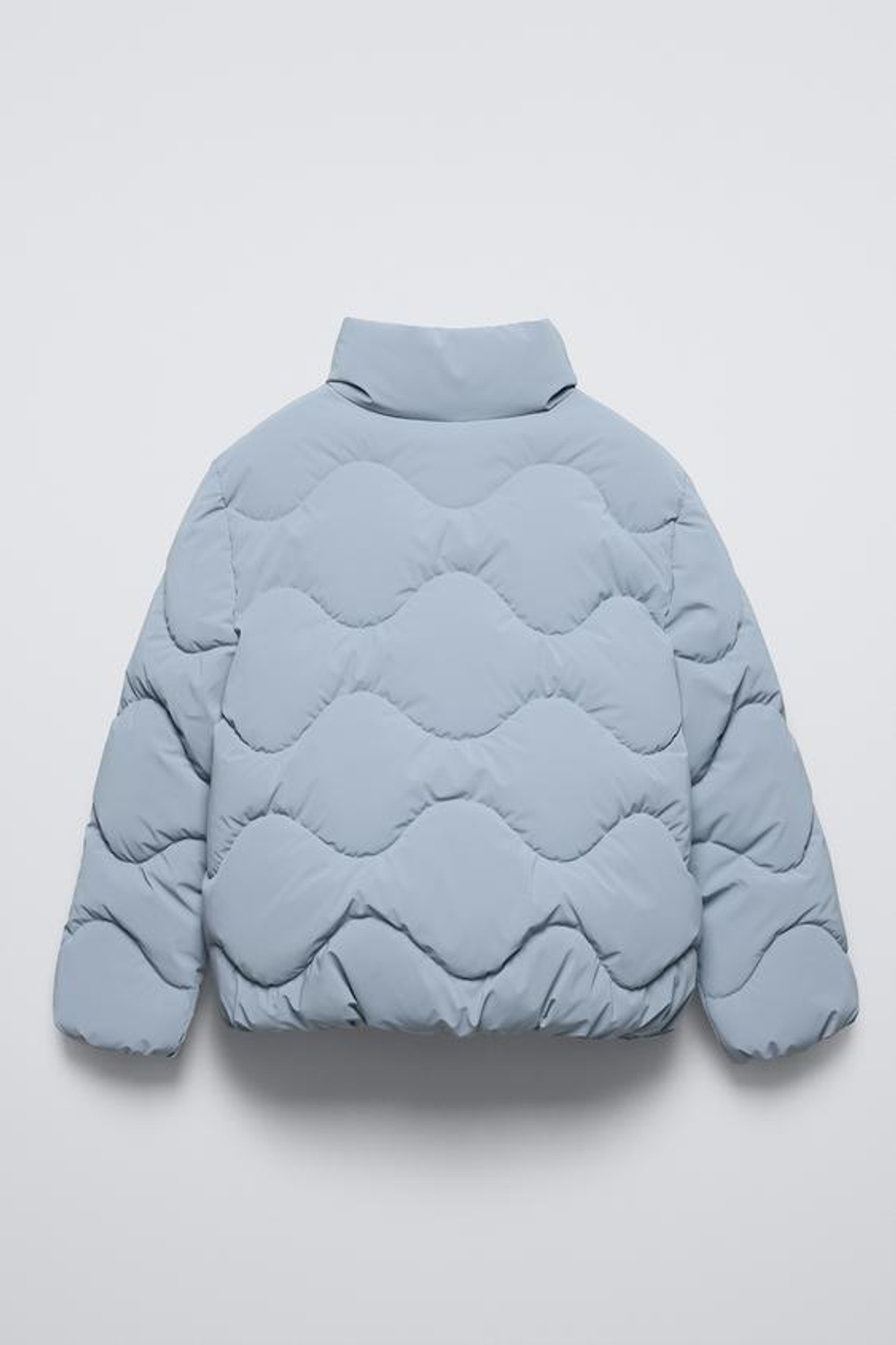 ZARA СТЕГАНАЯ КУРТКА ИЗ ПРОРЕЗИНЕННОЙ ТКАНИ, ЛАВАНДОВЫЙ