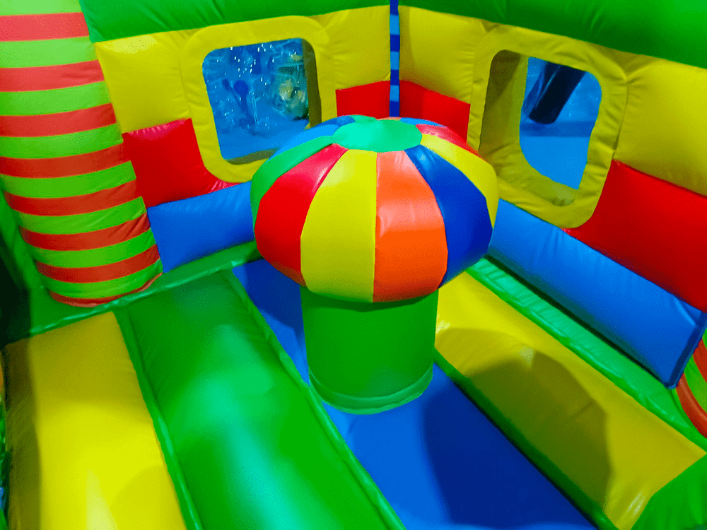 Коммерческий надувной батут «Звериный мир 2» с горкой и аркой, 6*5*4.2 м