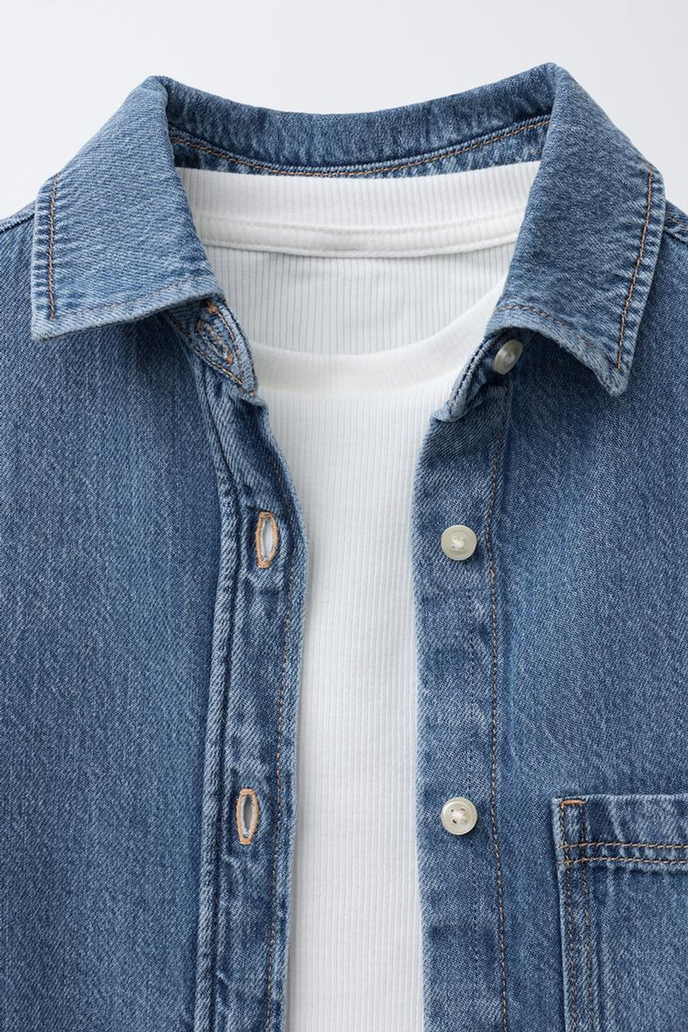 ZARA КОМПЛЕКТ: ДЖИНСОВАЯ РУБАШКА И ФУТБОЛКА В РУБЧИК, СИНИЙ