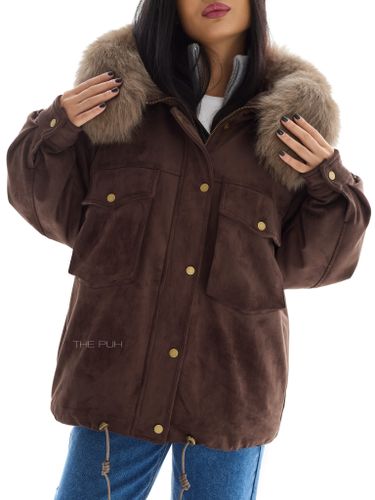 Объемная парка шоколадного цвета из замши с коричневым мехом