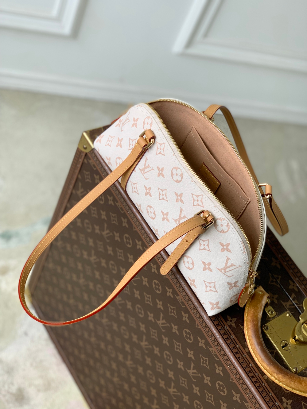 Louis Vuitton Squire East West