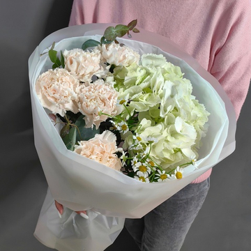 Букет с гортензией