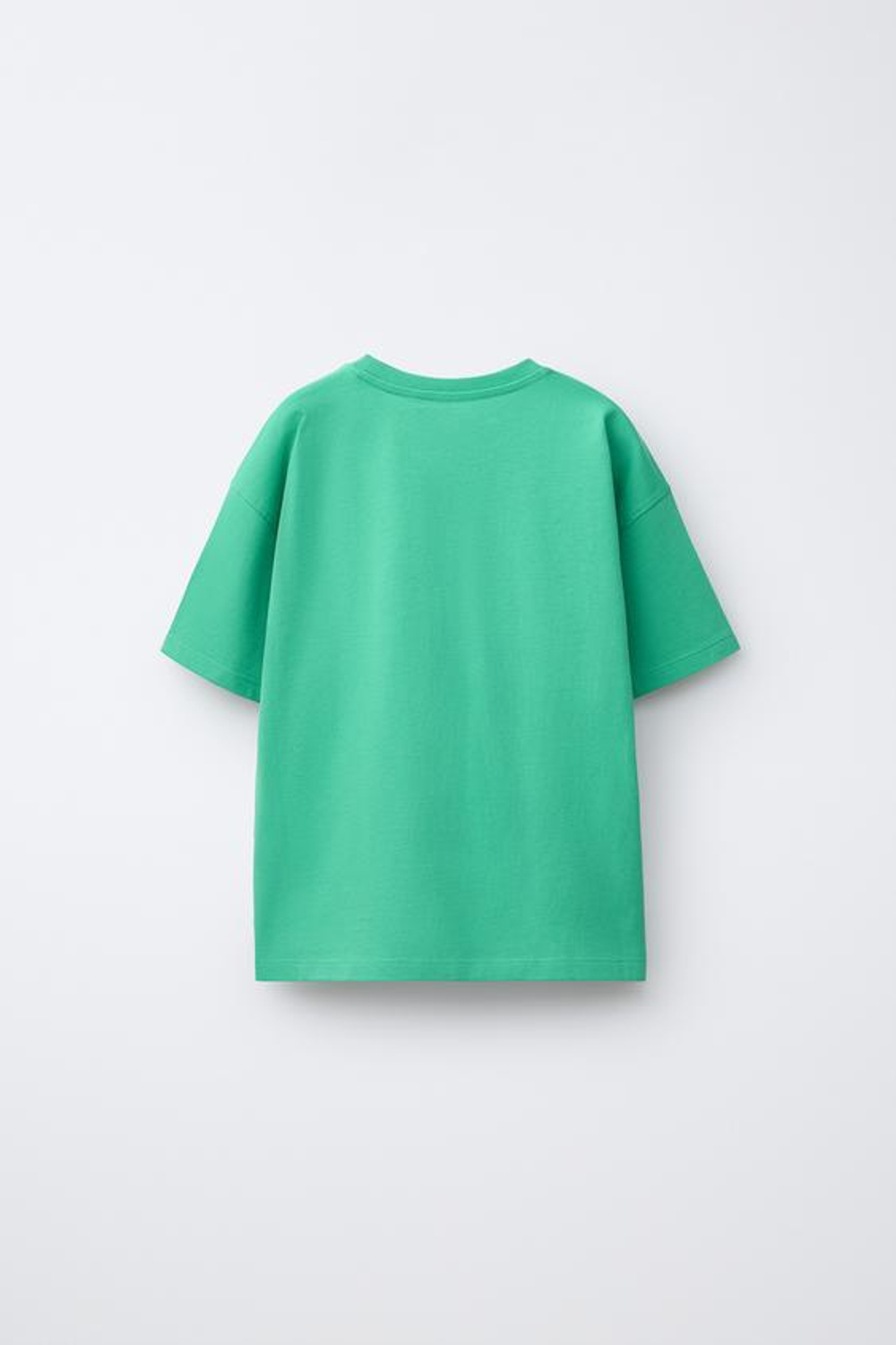 ZARA ФУТБОЛКА ИЗ ПЛОТНОЙ ТКАНИ С ВЫШИТОЙ НАДПИСЬЮ, НАСЫЩЕННЫЙ ЗЕЛЕНЫЙ