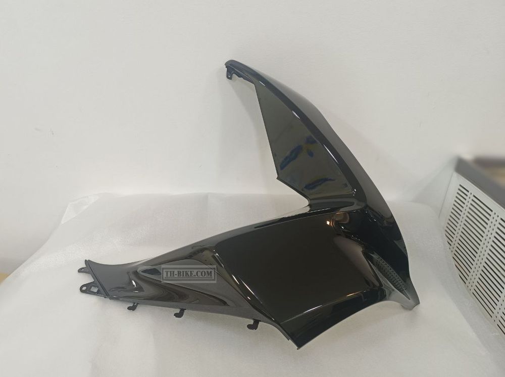 64501-K36-T00ZD. COVER, R. FR. *NHA35M*. HONDA