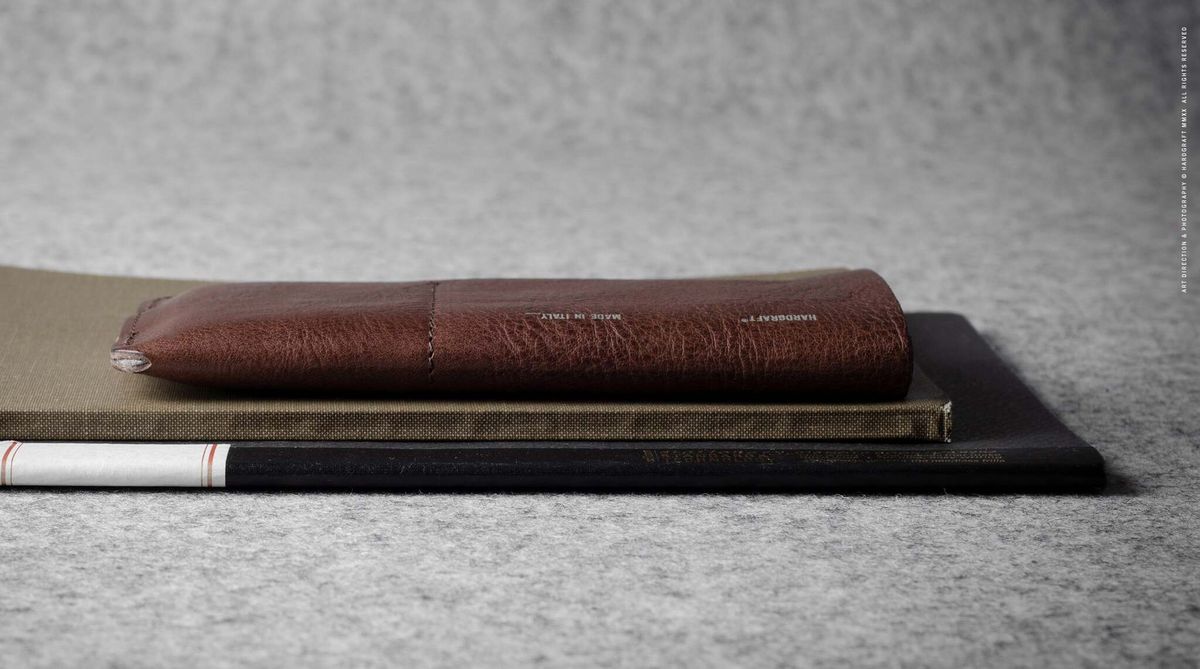 Hard Graft New Wild iPhone Case Chestnut — чехол из кожи для iPhone