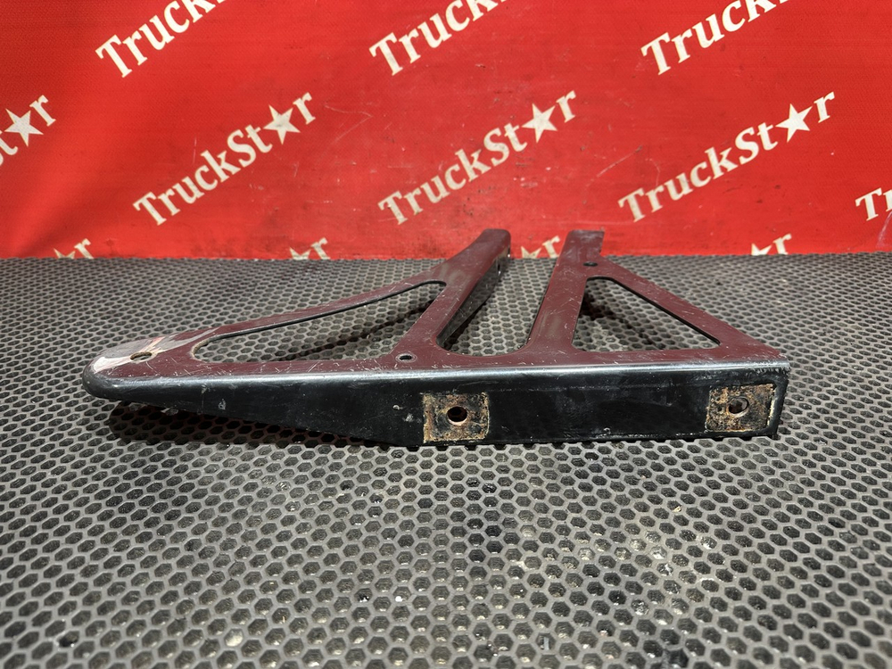 Кронштейн воздушного фильтра 2018г