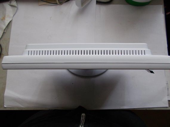 Монитор POScenter 10,4&quot;(TFT/800*600/400:1/250-400 cd/m2/ 60-75 Hz/VGA-кабель 3м/БП12V 1,5м/RUS), белый