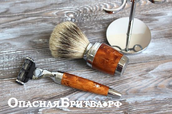 Бритвенный набор MUEHLE STYLO, туя, барсучий ворс категории Fine, бритва Mach3