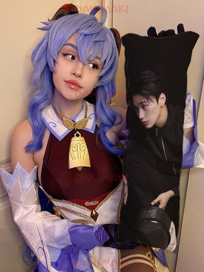 Мини дакимакура Чхве Сан из Эйтиз арт. M1040, 60х20 см