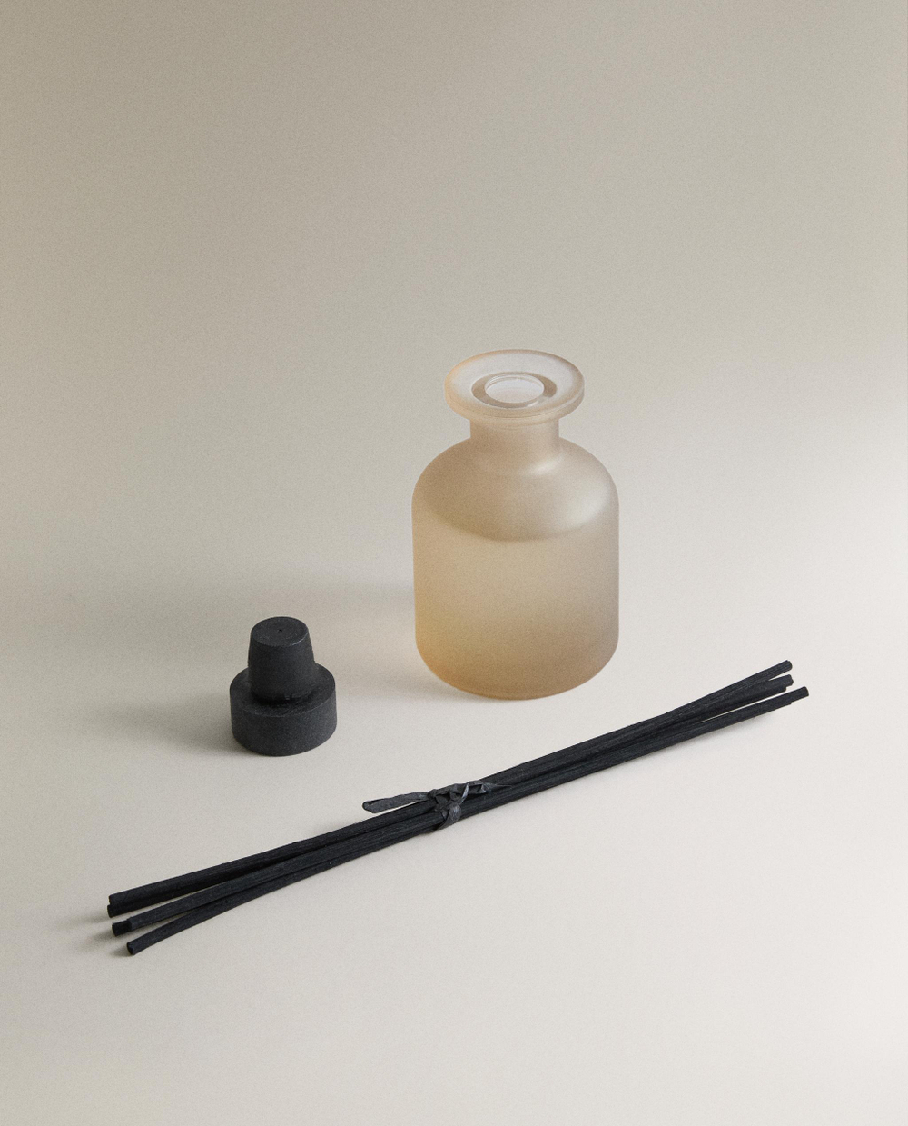 Zara Home Ароматический диффузор с палочками Orchid e Lumi re, 120 мл, аромат для дома