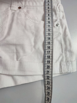 Шорты H&M белые на 8-9 лет