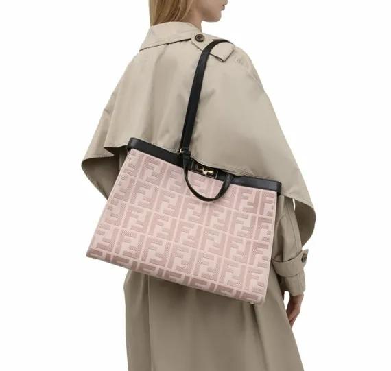 Сумка Fendi Peekaboo X-tote светло-розовый