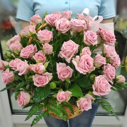 Корзина из кустовой розы