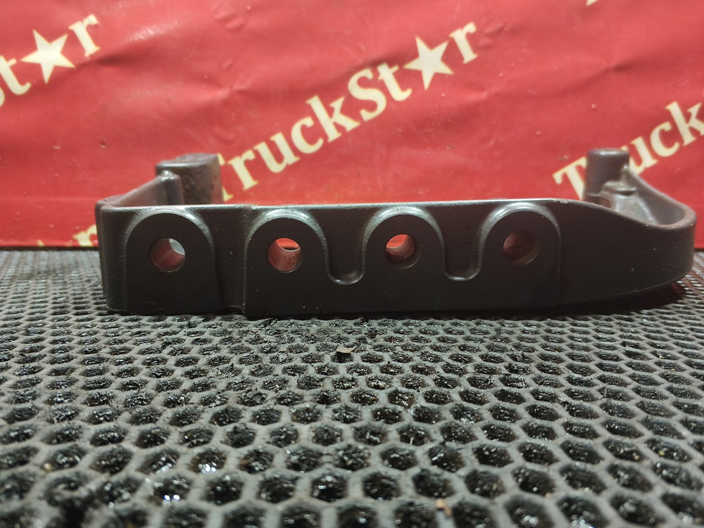 Кронштейн ящика АКБ 2019г