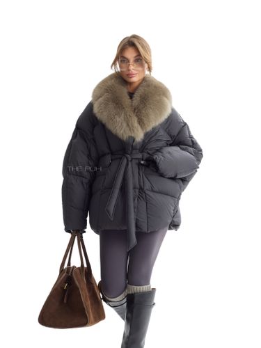 Черный пуховик летучая мышь с серым мехом