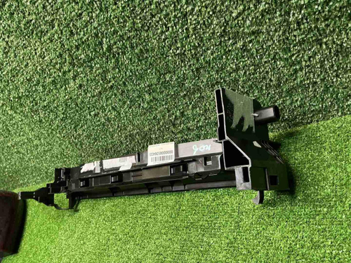 Кронштейн радиатора правый Mercedes E W213 (16-23)