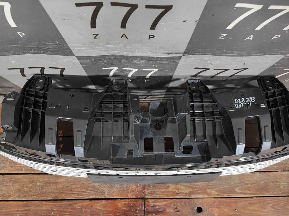 Решетка радиатора Changan UNI-V 22-нв Б/У Оригинал C281F2713011622