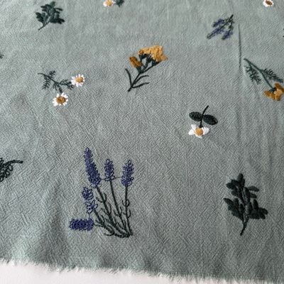 Полулен (лен+вискоза) с вышивкой на эвкалиптовом фоне