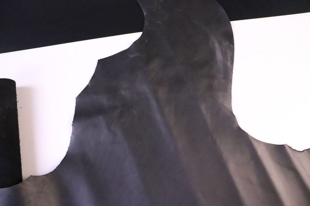 Уценка: 0,9-1,2 Кожа Наппа эконом черная к/к 165 дм²