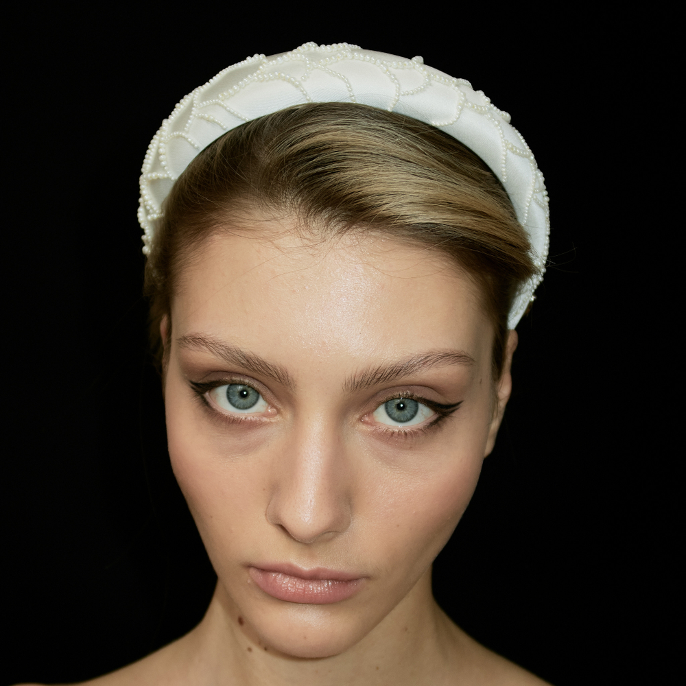 Ободок с жемчужной паутиной