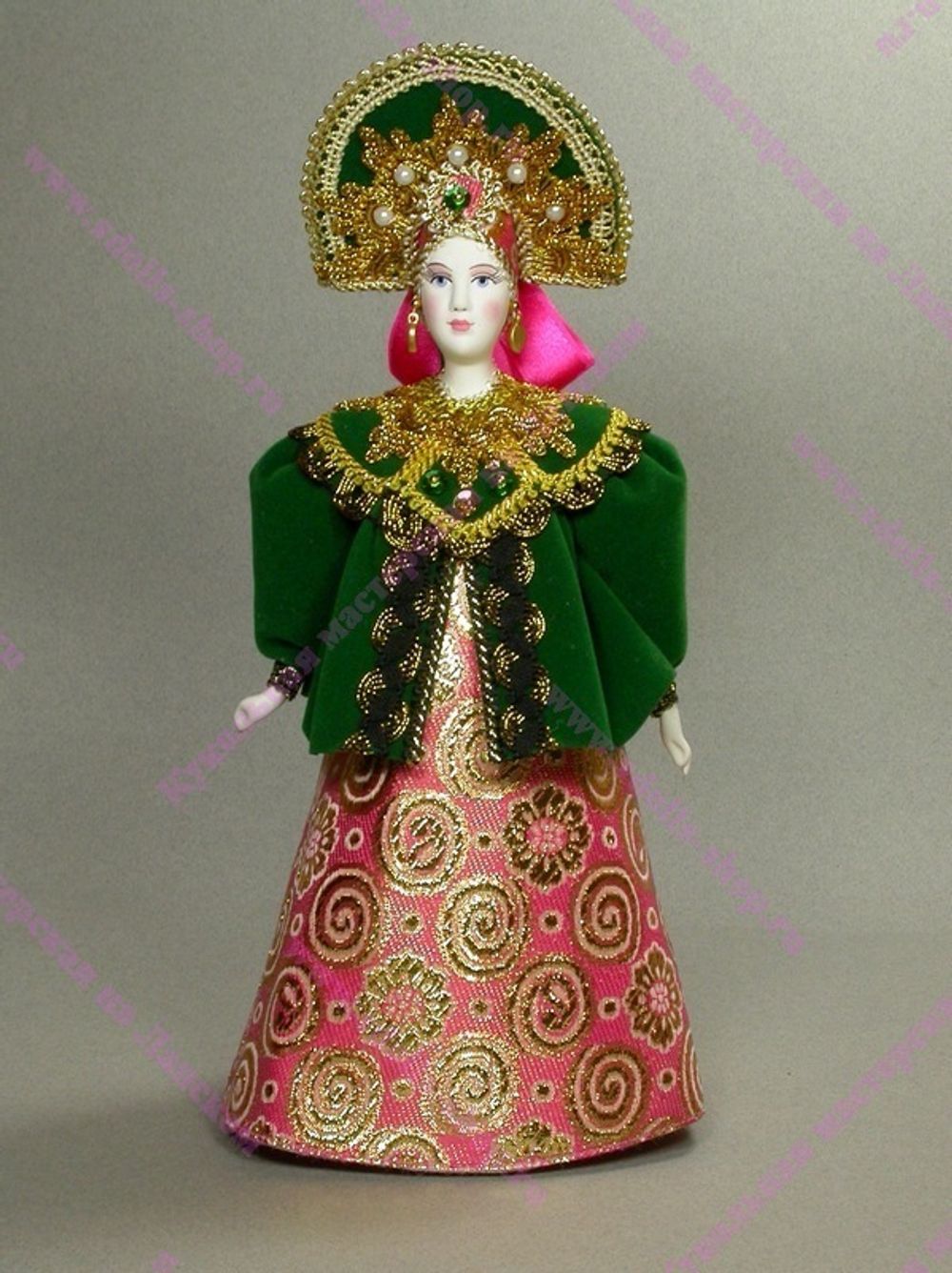 Кукла в русском народном костюме