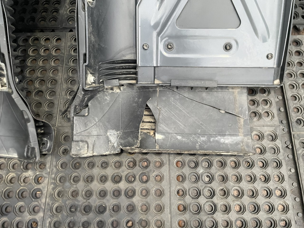 Комплект крыльев передних задней части 2023г.