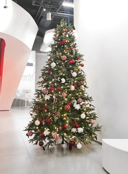 Дизайнерская Ель "Праздничное обаяние"