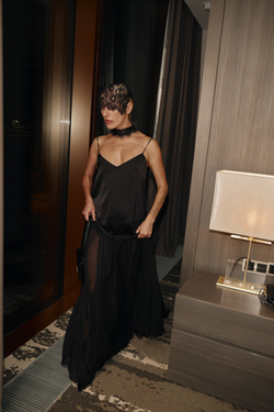 Платье на тонких бретелях bk