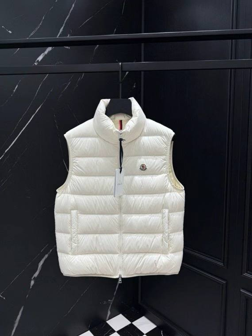 Безрукавка Moncler